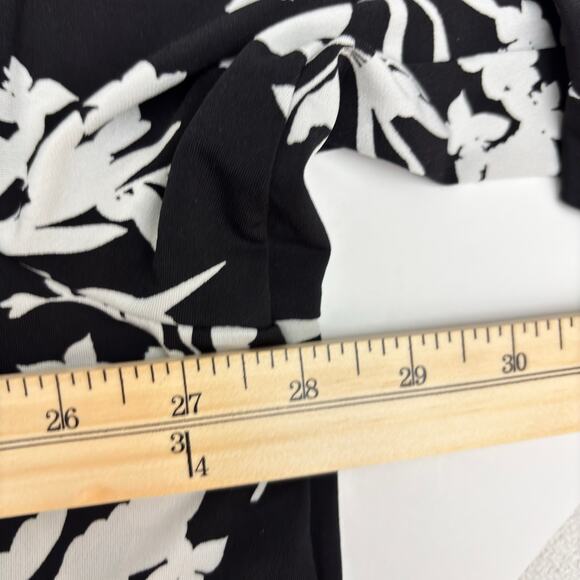 Liz Claiborne Black & White Floral 3/4 Sleeve Crew Neck Blouse Plus Size 3X - Picture 6 of 7